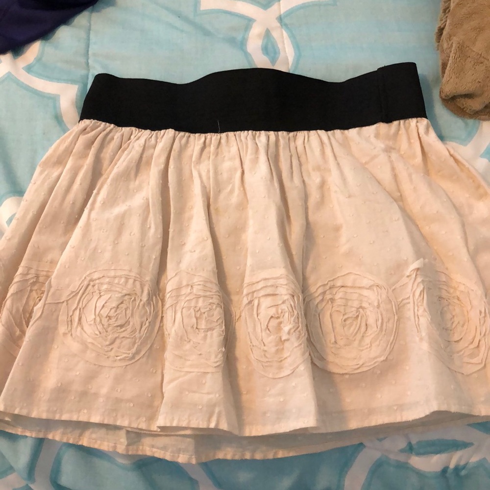 beige flower skirt